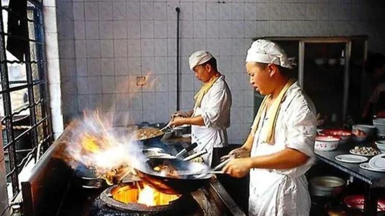 亚刻奥特曼免费观看全集普通话